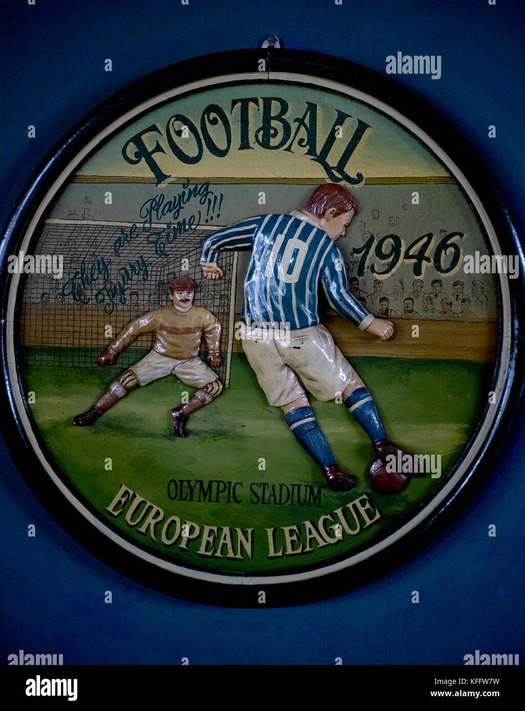 Placca da calcio antica del 1946. cimeli degli anni '40 Foto Stock