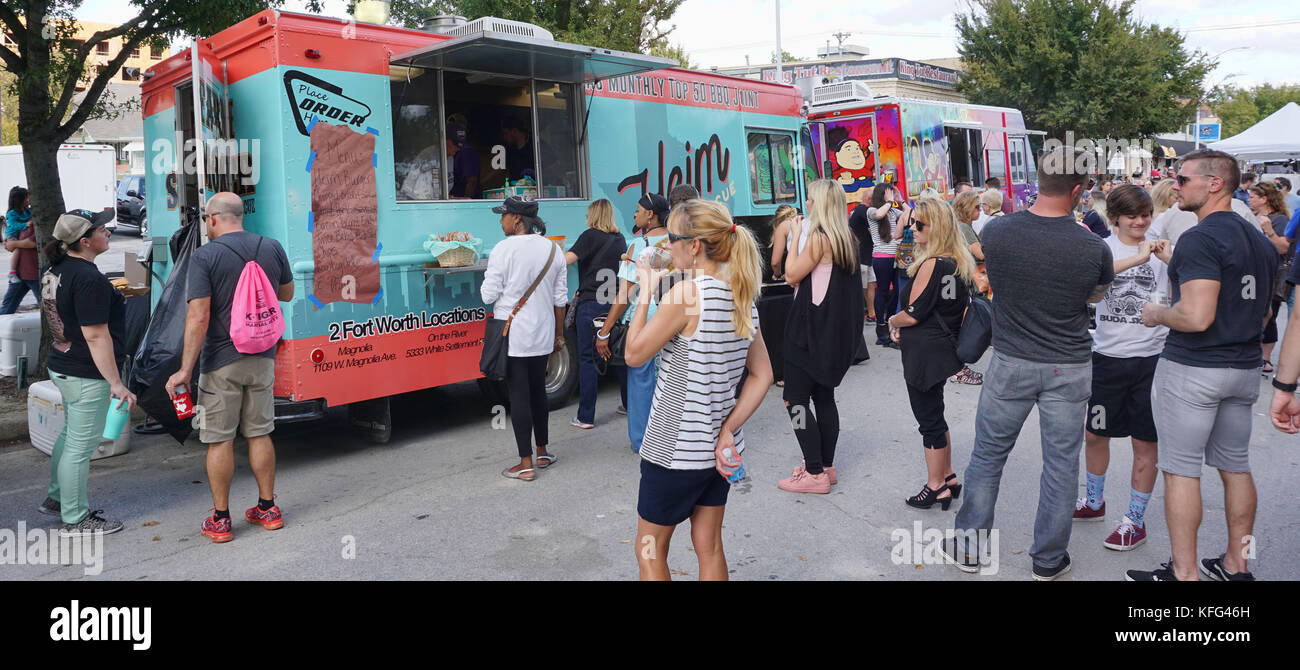 Fort Worth, Texas Oct.21, 2017 cibo carrello nella zona alla moda di South side chiamato anche la zona di Magnolia in Forth Worth,Texas. Foto Stock