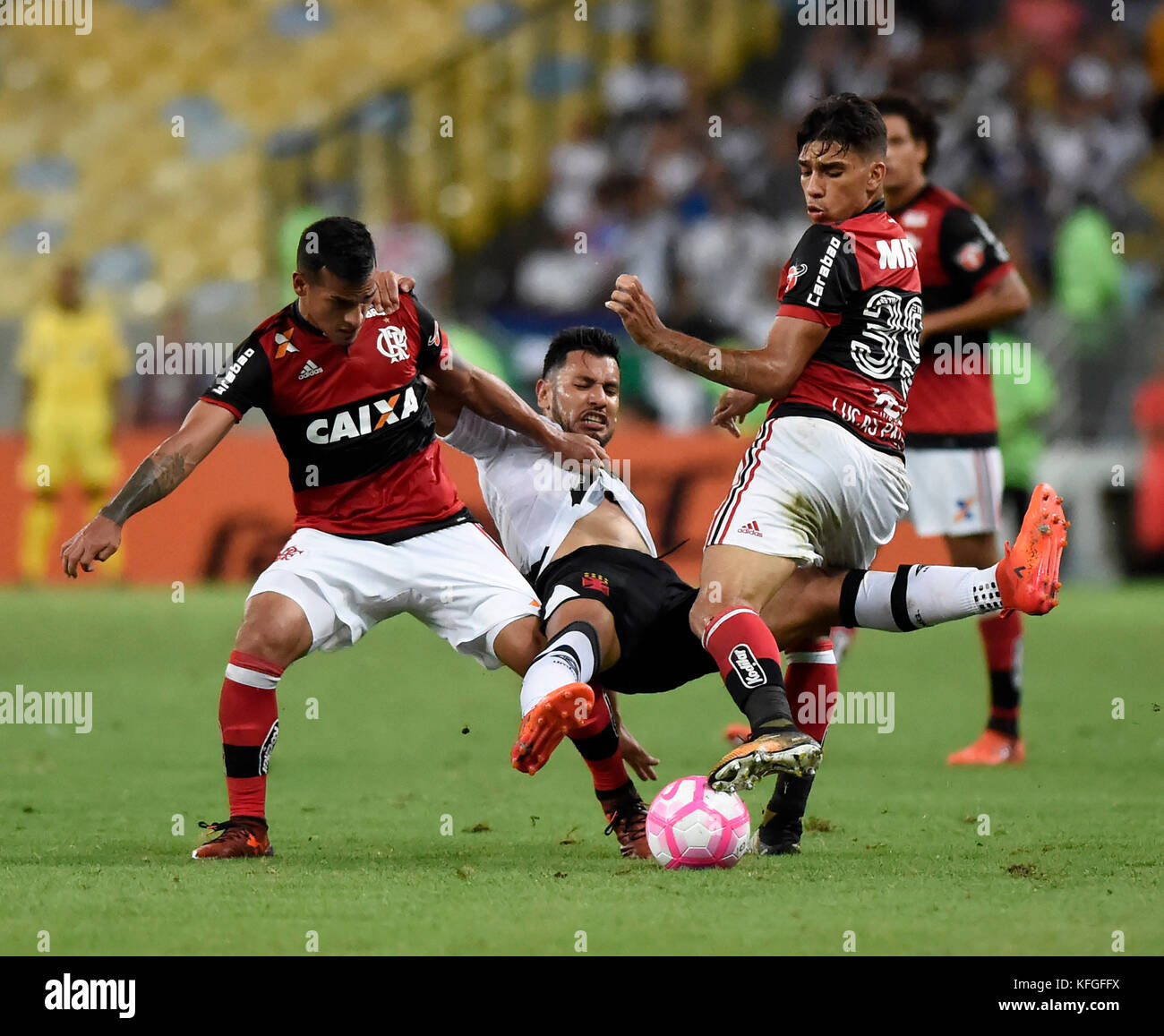 Rio de Janeiro - Brasile 17 giugno 2017 partita di calcio tra flamengo e vasco al Maracanã stadium nella parte settentrionale della città Foto Stock