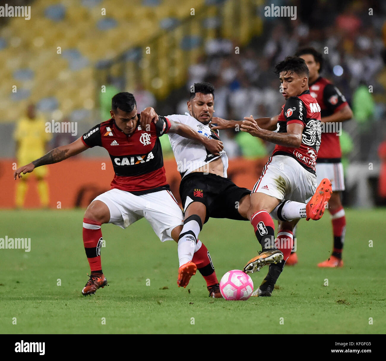 Rio de Janeiro - Brasile 17 giugno 2017 partita di calcio tra flamengo e vasco al Maracanã stadium nella parte settentrionale della città Foto Stock