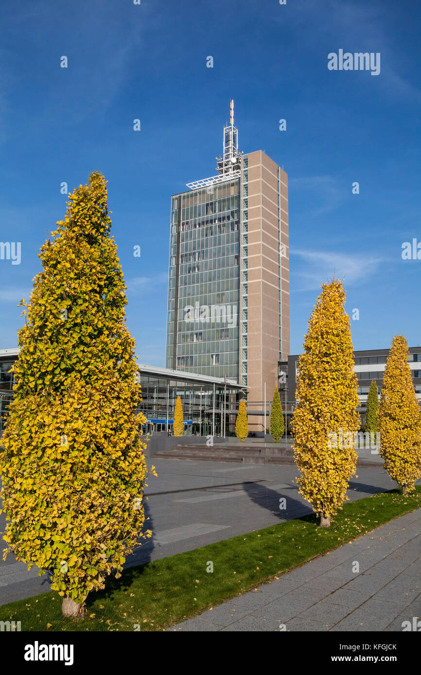 Hannover, Germania - 19 ottobre 2017: Hannover Messe edificio principale. Hannover Messe è uno dei più grandi del mondo fiere. Foto Stock