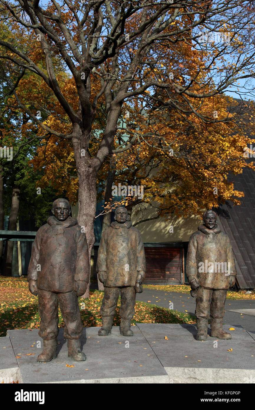 Statue al museo Fram di Oslo per ricordare Roald Amundsen (centro) e la sua squadra, prima di raggiungere il Polo Sud nel 1911 Foto Stock