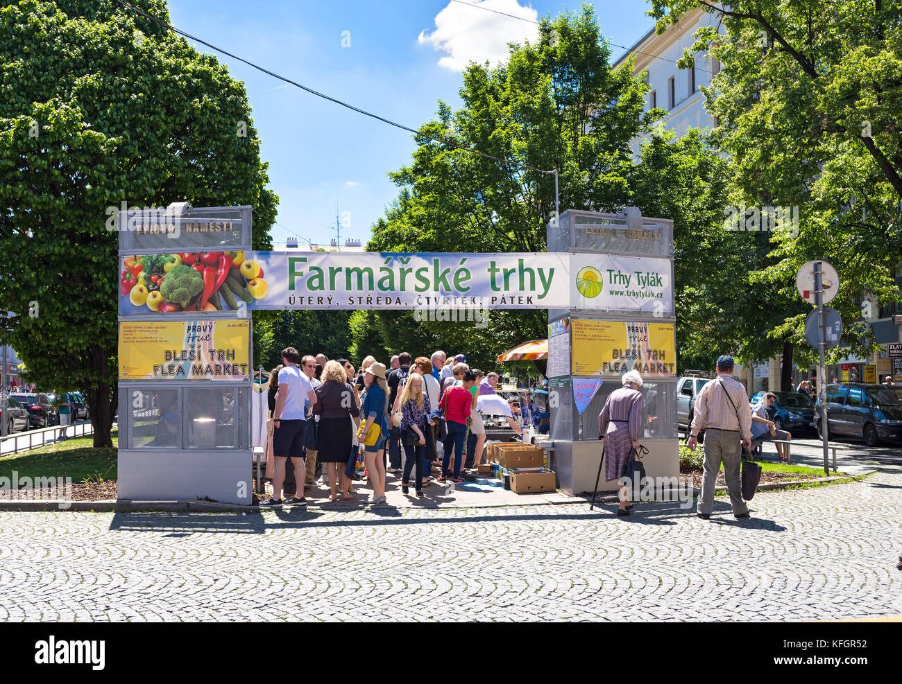 Mercato agricolo di piazza Tylova Foto Stock