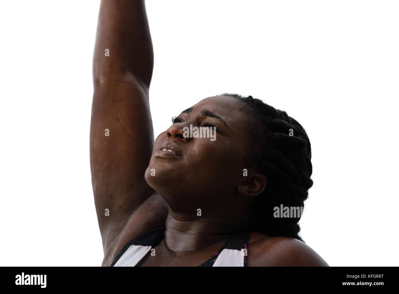 Sportivo da donna africana sudorazione dopo esercizio sotto la pioggia,isolate su sfondo bianco.atleta femminile dopo il lavoro fuori. Foto Stock