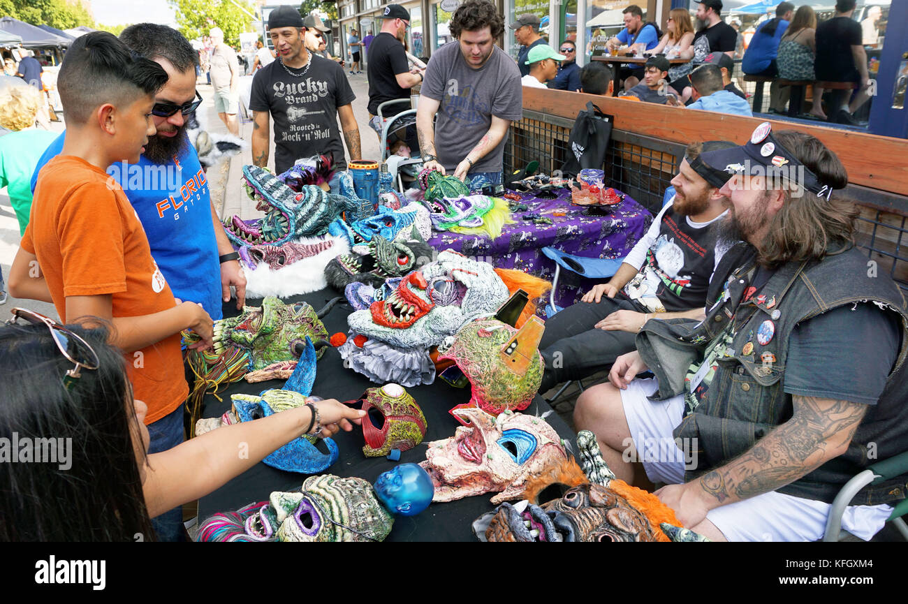 Fort Worth, Texas - Ott.21,2017 artista fiera sul quartiere alla moda del lato sud di Fort Worth, Texas. Foto Stock