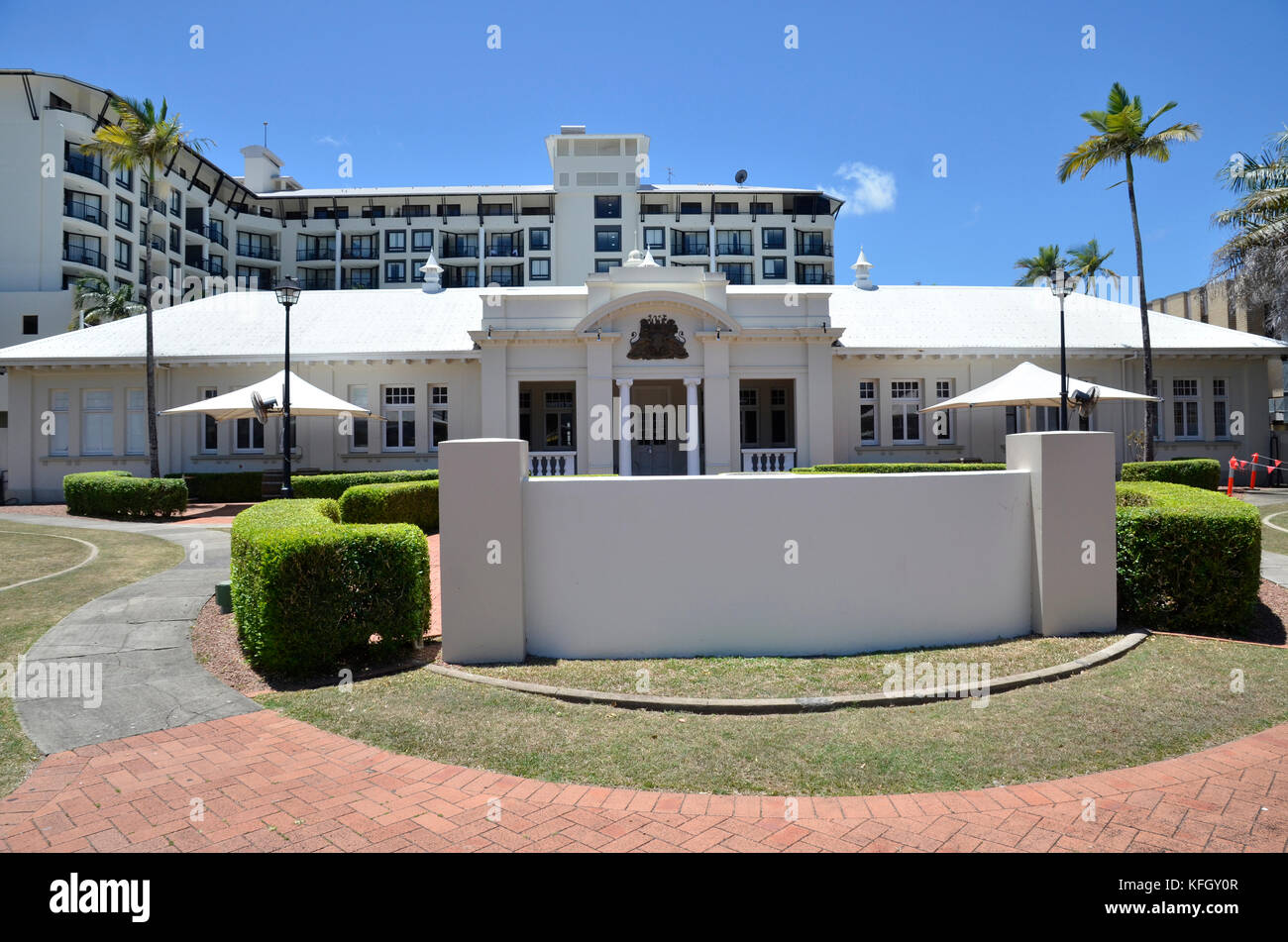 Cairns Court House, un patrimonio-sito elencato incorporante un ex palazzo di giustizia e un ex pubblica amministrazione edificio Foto Stock