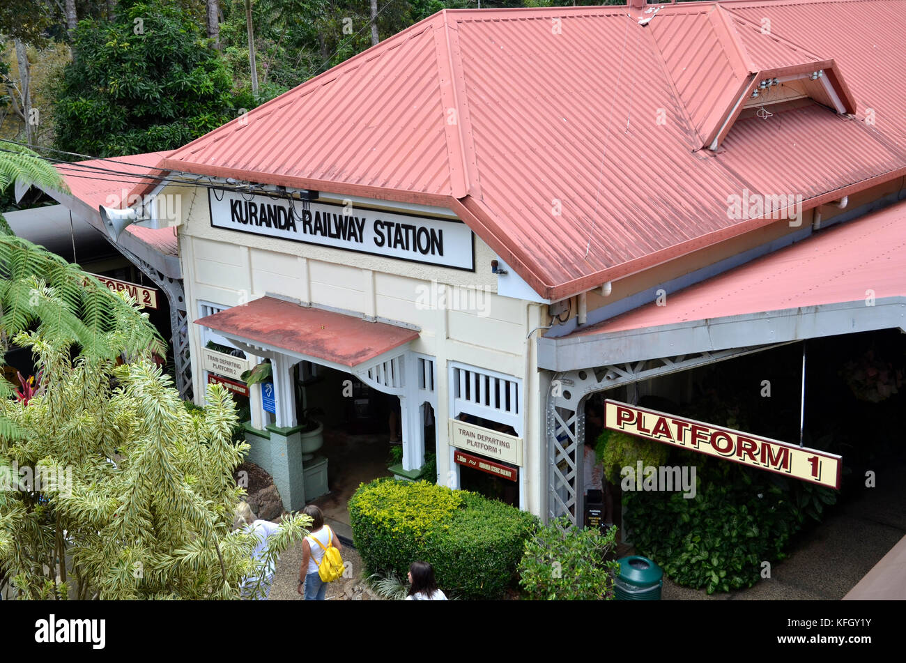 La stazione ferroviaria di Kuranda a Kuranda Scenic Railway. Costruito tra il 1886 e il 1891, la ferrovia collega Cairns a Kuranda via acqua dolce. Foto Stock