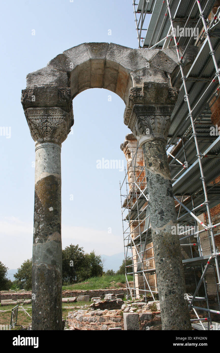 Colonne in antica Filippi che sono i resti di una antica basilica costruita nel sesto secolo. Filippi era una città antica registrato in atti 16. Foto Stock