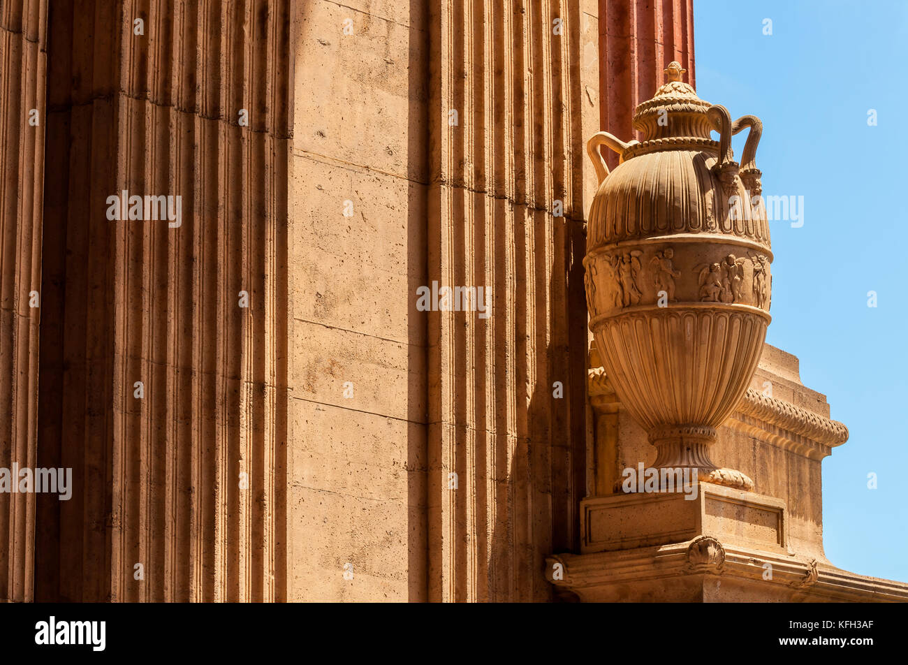 Uno dei grandi inset sotto la cupola del palazzo delle Belle Arti, San Francisco, California. Foto Stock