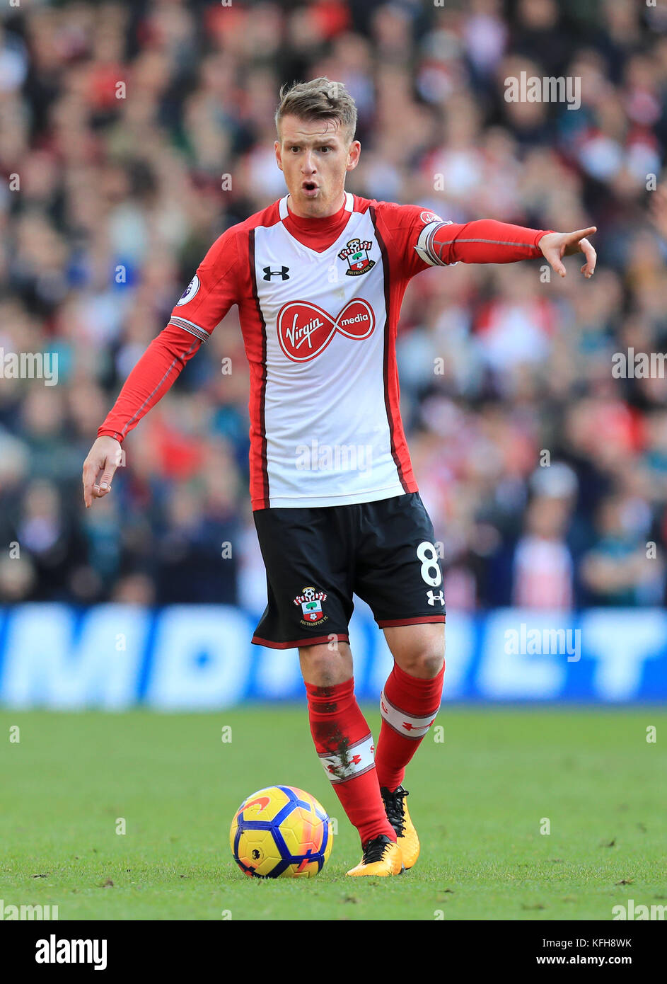 Steven Davis di Southampton durante la partita della Premier League all'AMEX Stadium di Brighton. PREMERE ASSOCIAZIONE foto. Data immagine: Domenica 29 ottobre 2017. Scopri la storia di calcio della Pennsylvania Brighton. Il credito fotografico dovrebbe essere: Gareth Fuller/PA Wire. RESTRIZIONI: Nessun utilizzo con audio, video, dati, elenchi di apparecchi, logo di club/campionato o servizi "live" non autorizzati. L'uso in-match online è limitato a 75 immagini, senza emulazione video. Nessun utilizzo nelle scommesse, nei giochi o nelle pubblicazioni di singoli club/campionati/giocatori. Foto Stock