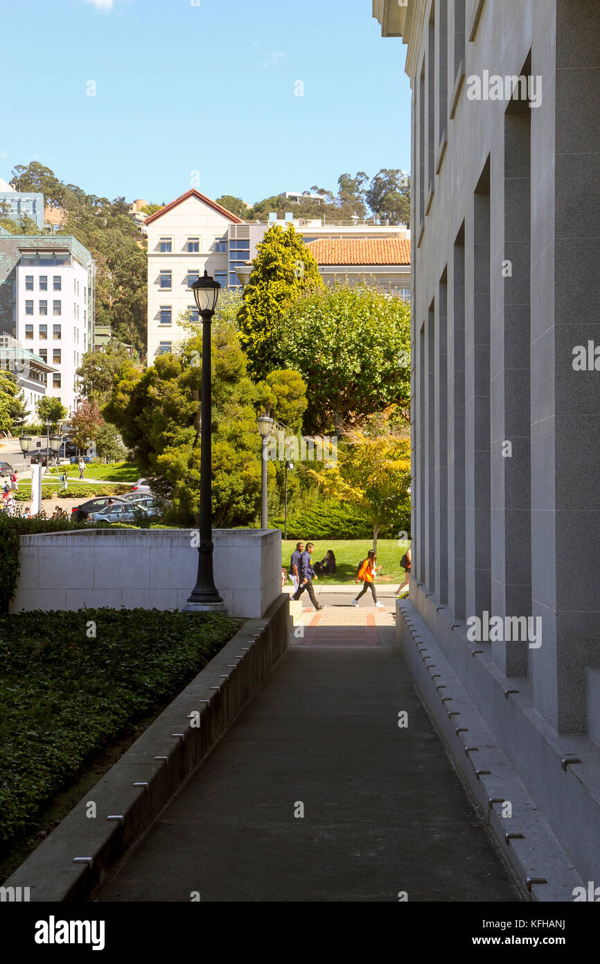 Vista anteriore di una rampa di accesso bancroft library, univerisy della California di Berkeley, California, Stati Uniti Foto Stock