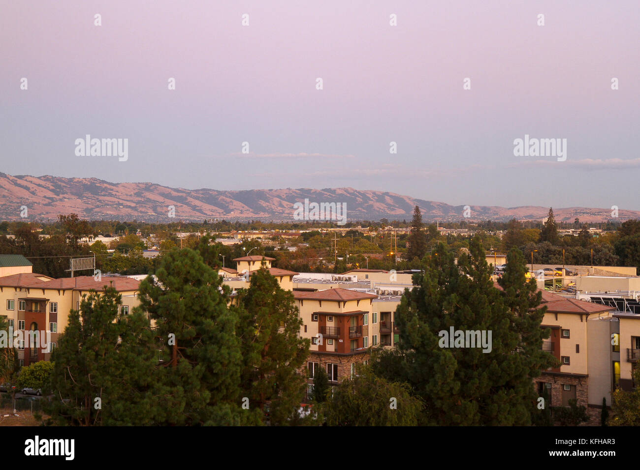 Vista tramonto da una camera all'holiday inn san jose - Silicon Valley, San Jose, California, Stati Uniti Foto Stock