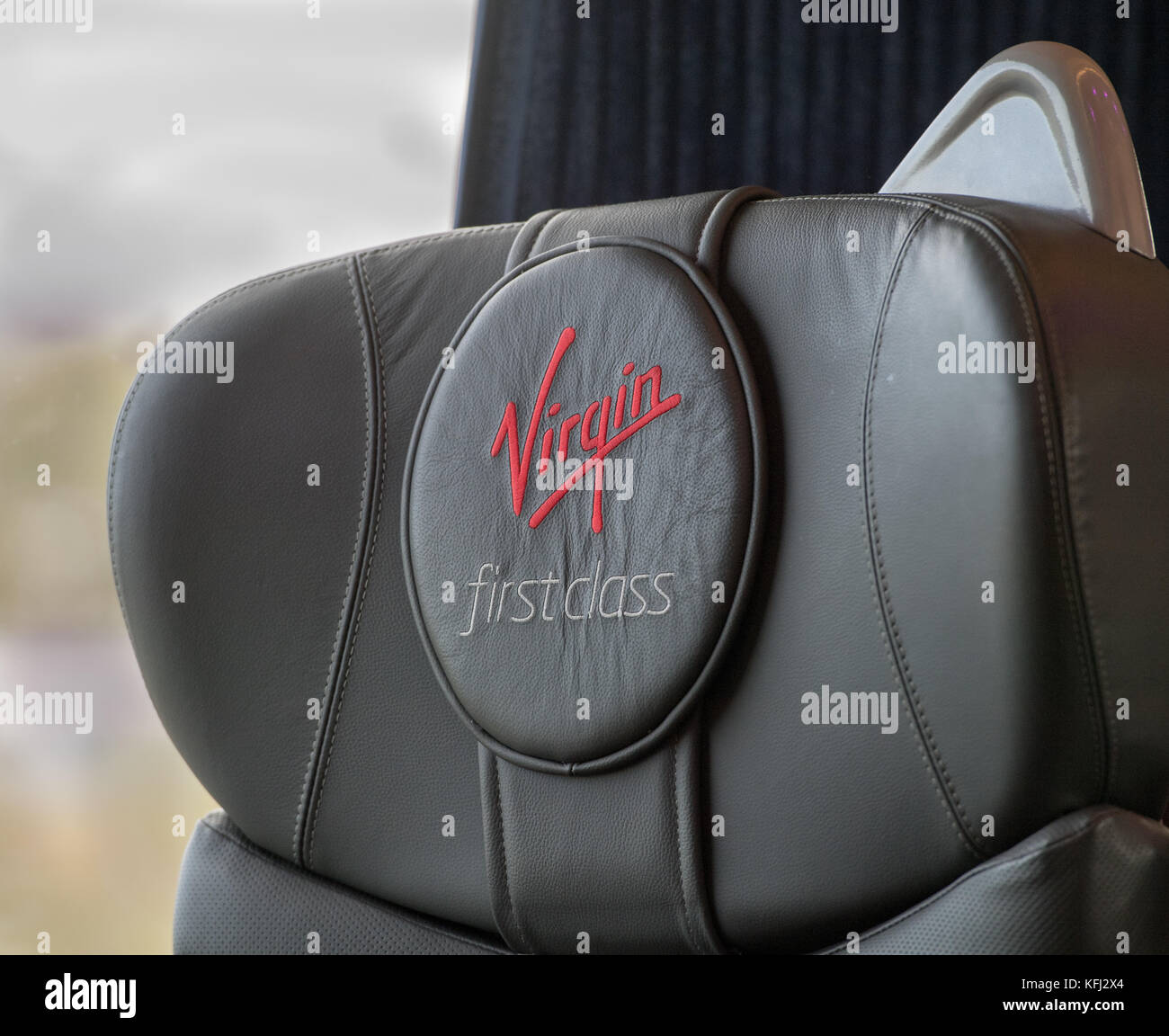 Vergine costa est treno di prima classe - sede di Kings Cross a Edimburgo Foto Stock