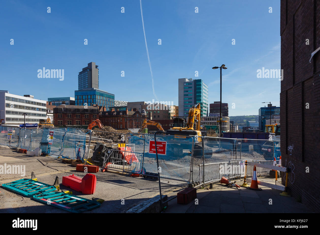 Demolizione di Grosvenor House Hotel da Wellington Street, maggio 2017, Sheffield, Regno Unito Foto Stock