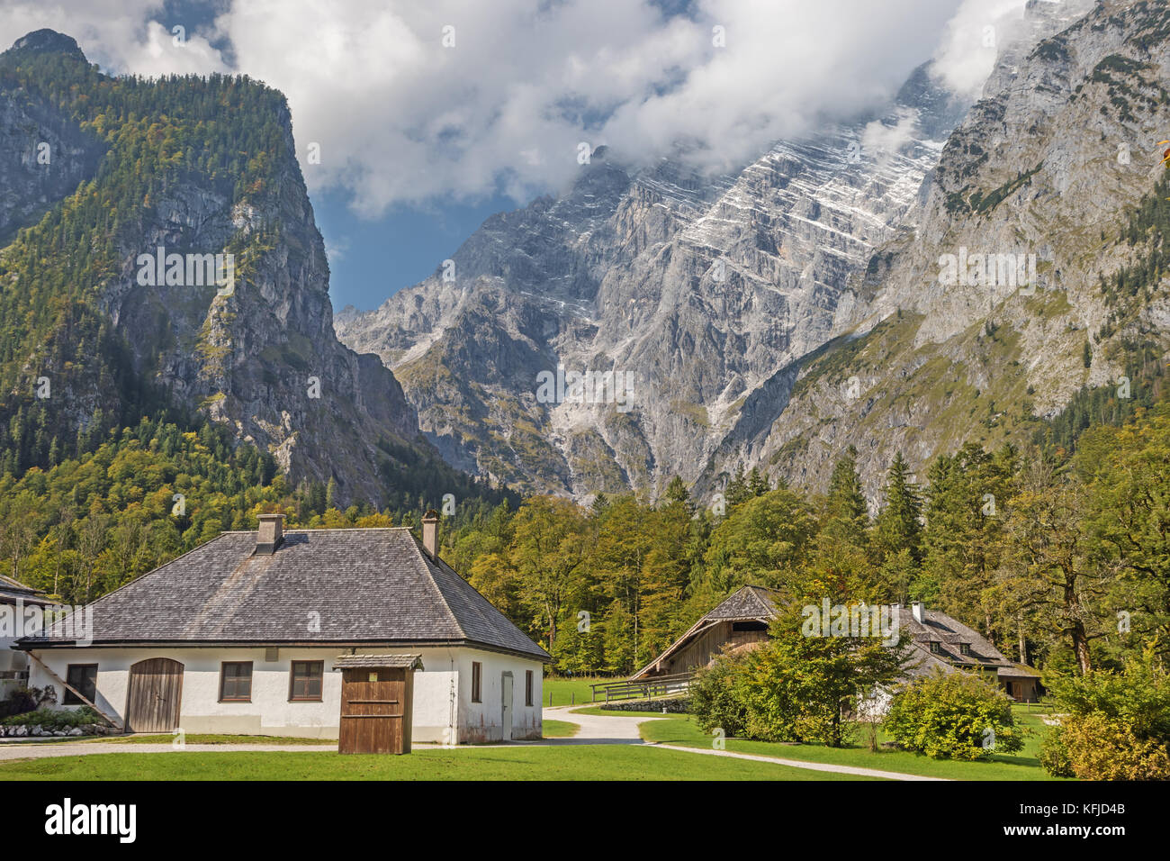 Guardando il Watzmann visto dalla penisola hirschau Foto Stock