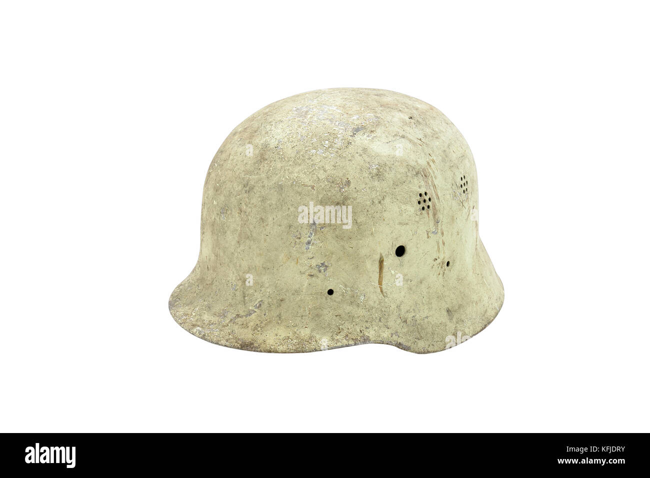 Germania al ww2. esercito tedesco casco (modello M35) con l'inverno camouflage su sfondo isolato. Foto Stock