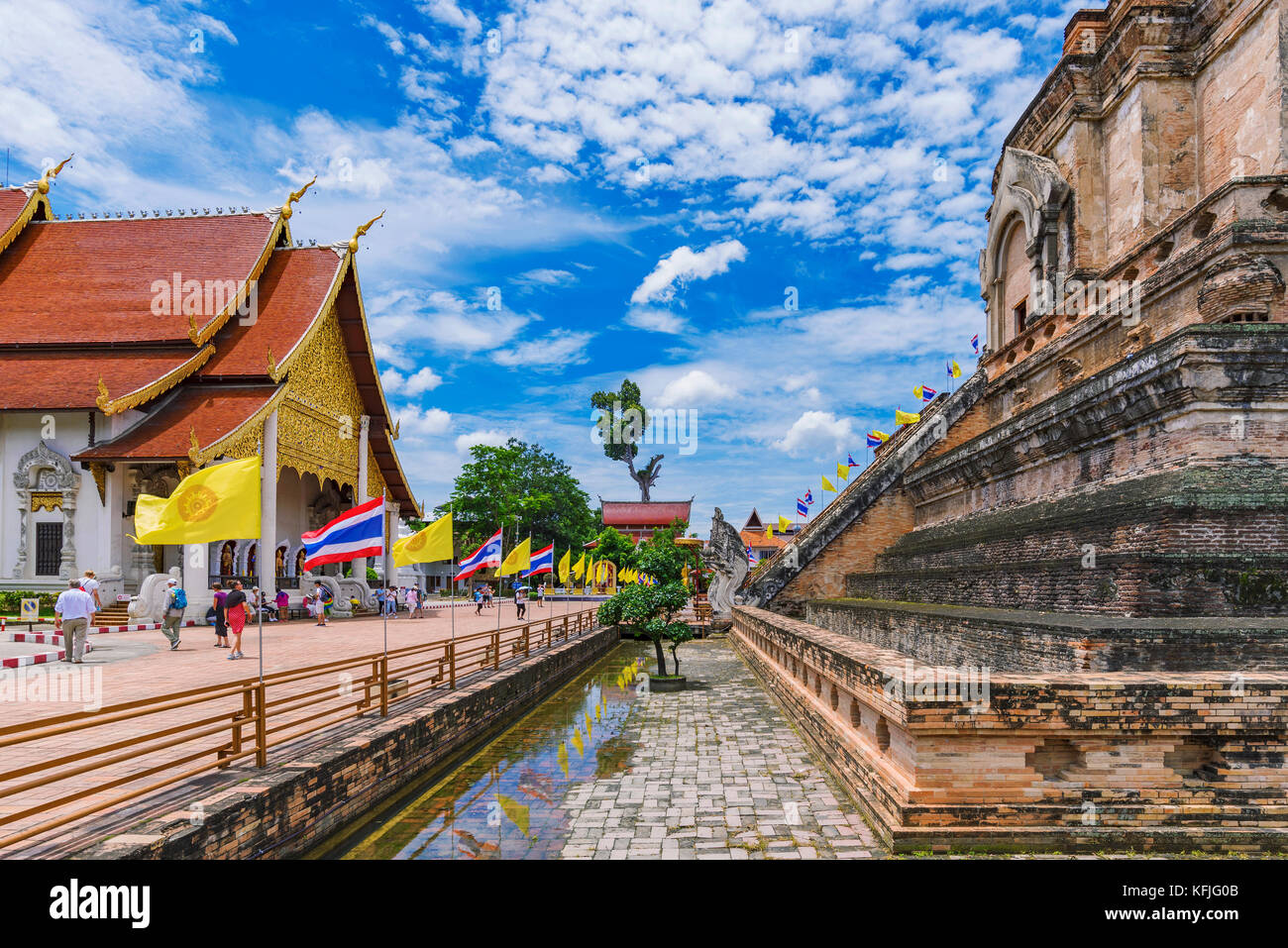 Chiang Mai, Thailandia - Luglio 26: questo è l'architettura del famoso Wat Chedi Luang tempio che è un popolare punto di riferimento nel centro storico sul ju Foto Stock