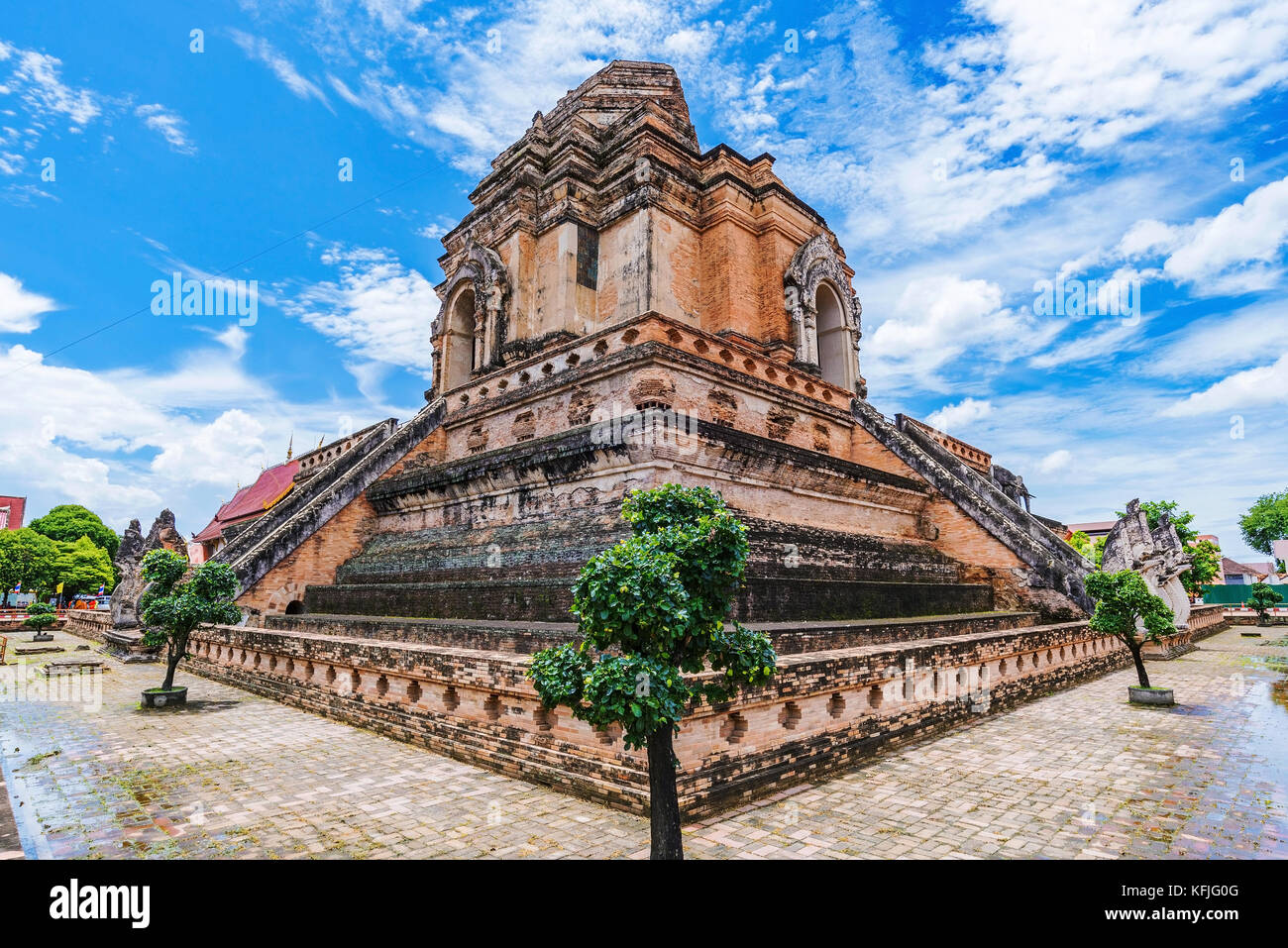 Wat Chedi Luang vecchio tempio in Chiang Mai Foto Stock