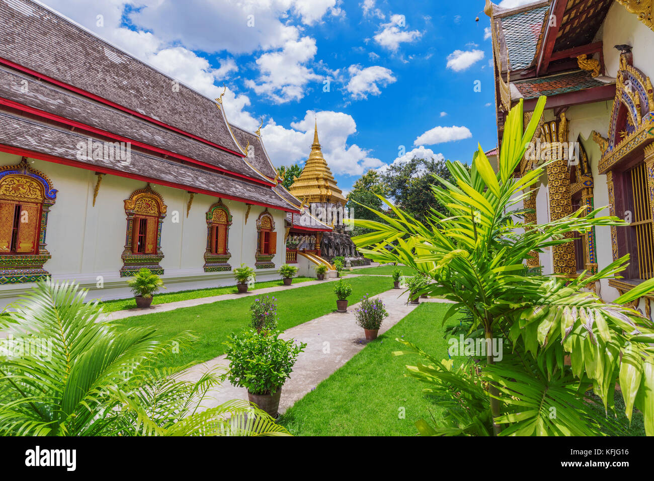 Wat Chiang Man architettura tradizionale in Thailandia Foto Stock
