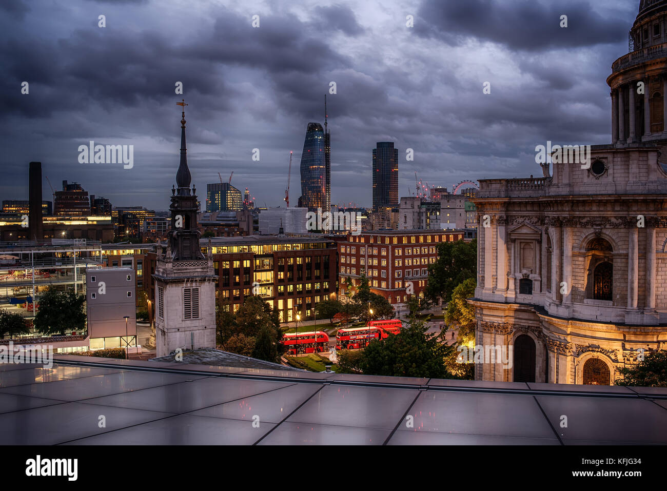 London, Regno Unito: st. Pauls Cathedral e vista aerea della città Foto Stock