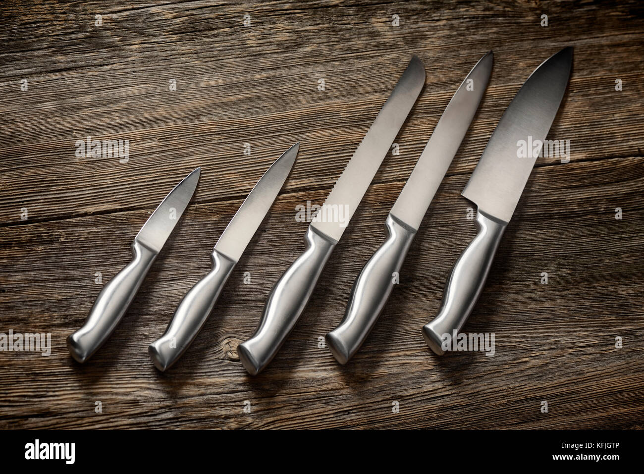 Set di coltelli da cucina immagini e fotografie stock ad alta risoluzione -  Alamy