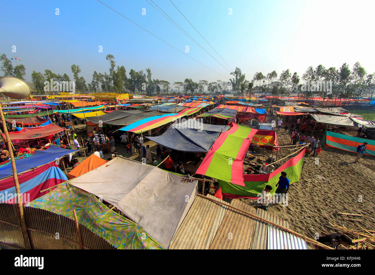 Vista superiore della tradizionale poradaha mela a poradaha vicino al fiume garidaha in gabtali upazila di bogra distretto. bangladesh Foto Stock