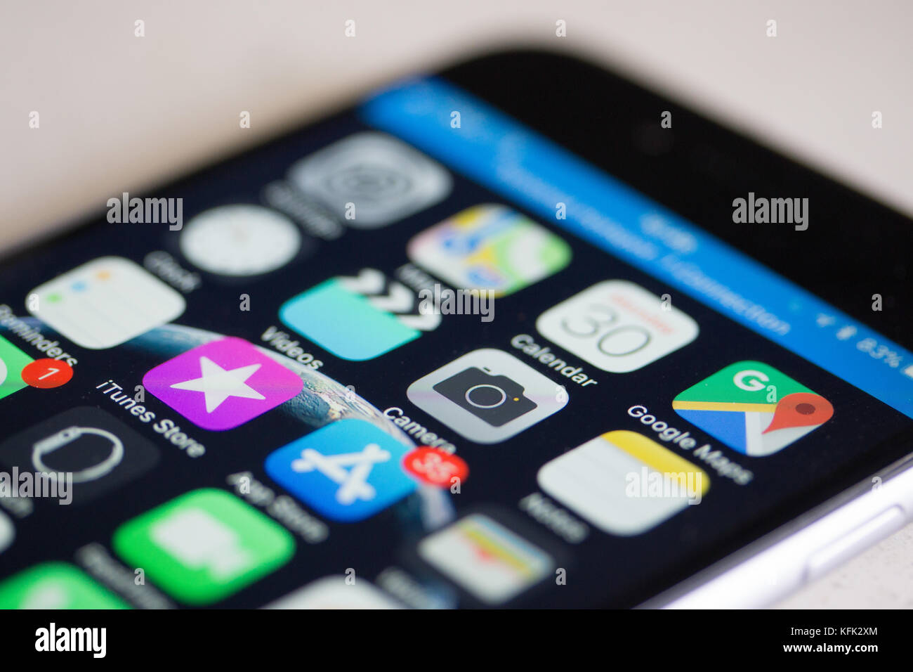 Un apple iphone 6 con la visualizzazione di varie applicazioni Foto stock -  Alamy