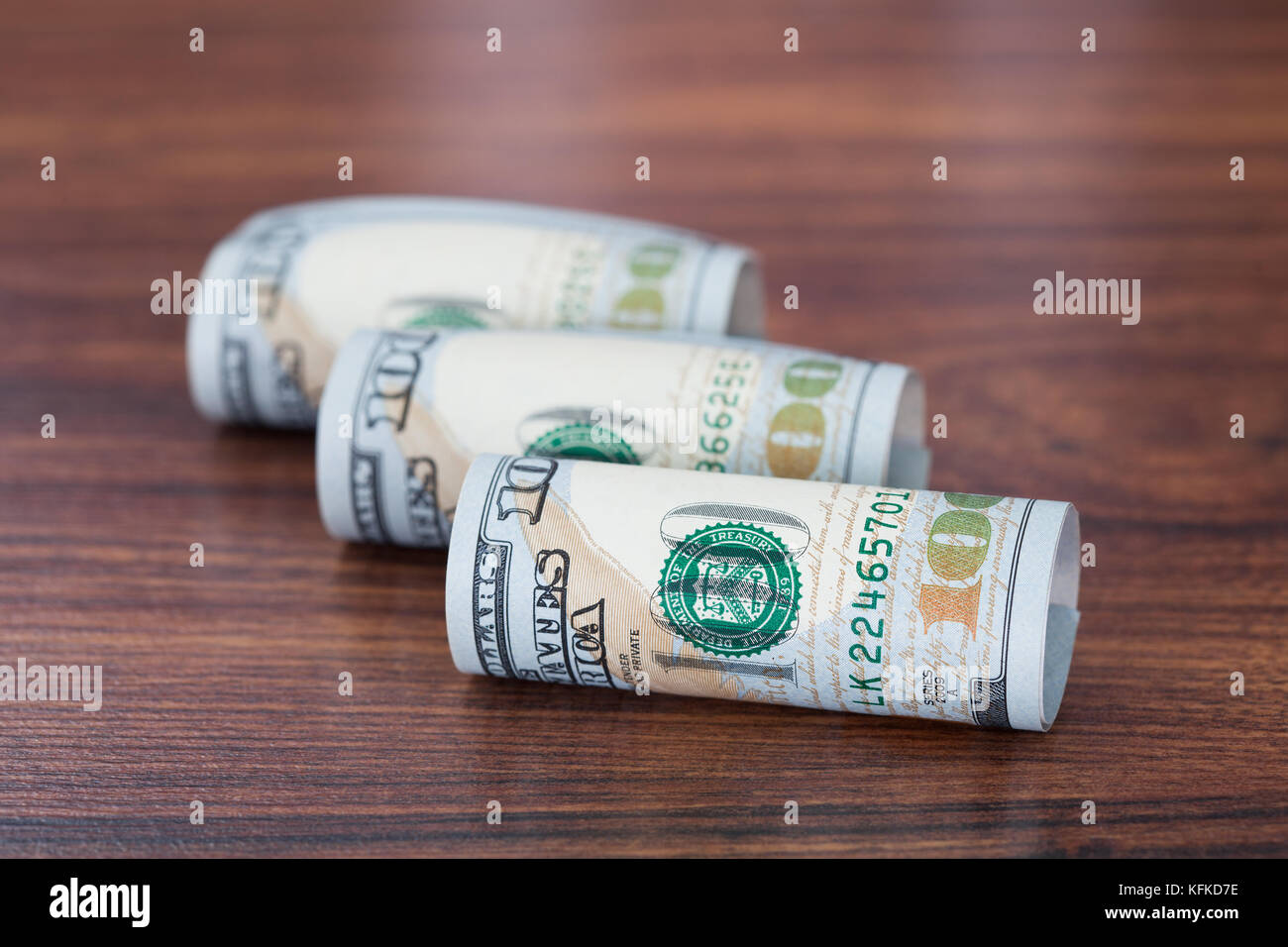 Vista dettagliata del laminato banconote americane sul tavolo Foto Stock
