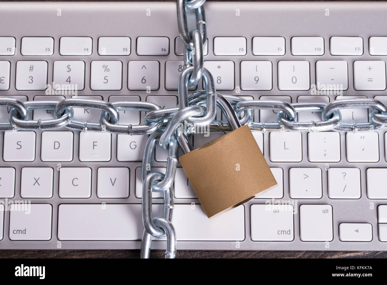 Incatenati tastiera del computer nella protezione dei dati concetto Foto Stock