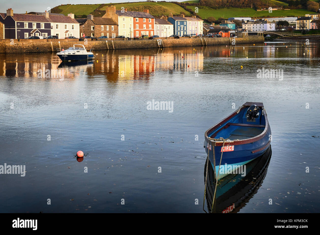 Aberaeron Harbour, Aberaeron, Ceredigion West Wales UK Lunedì 30th Ottobre 2017 UK il tempo termina la giornata a Aberaeron Harbour. Credit: andrew Chittock/Alamy Live News Foto Stock