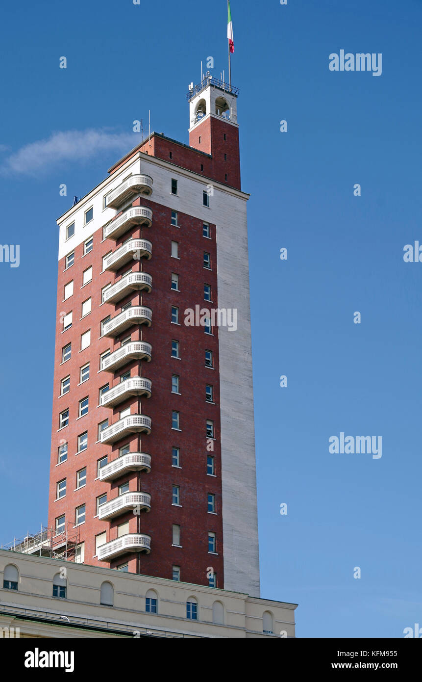 Torre Littoria, o Grattacielo Reale Mutua, capolavoro di 'razionalista di' architettura di stile a Torino, Italia Foto Stock