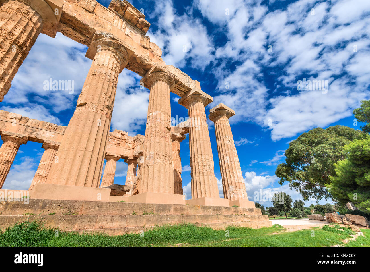 Selinunte era una antica città greca sulla costa sud-occidentale della Sicilia in Italia. Tempio di Hera rovine di stile dorico architettura. Foto Stock