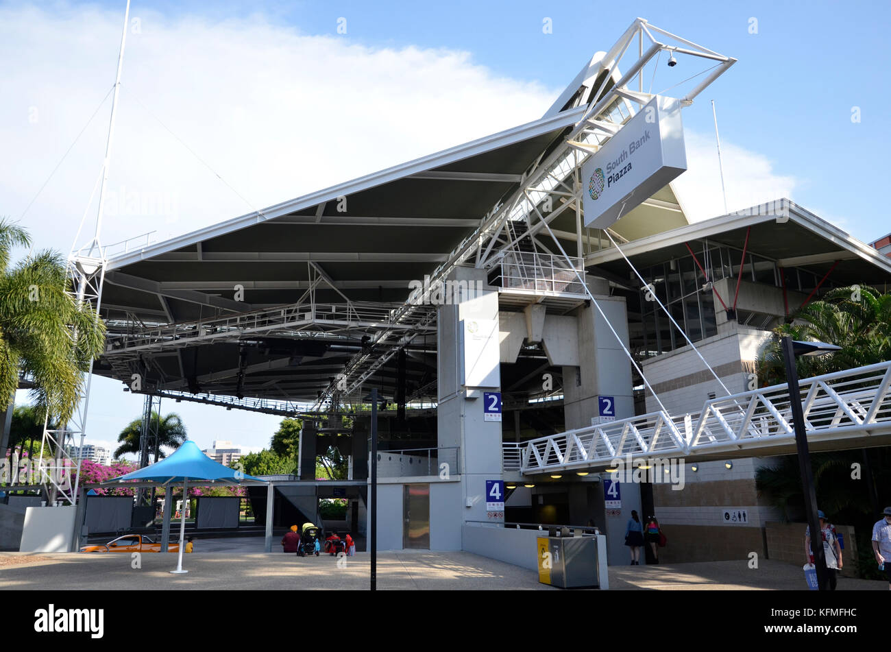 Il Courier Mail Piazza, un anfiteatro all'aperto utilizzato per gli eventi della comunità nel South Bank Parklands a Brisbane, Queensland, Australia Foto Stock