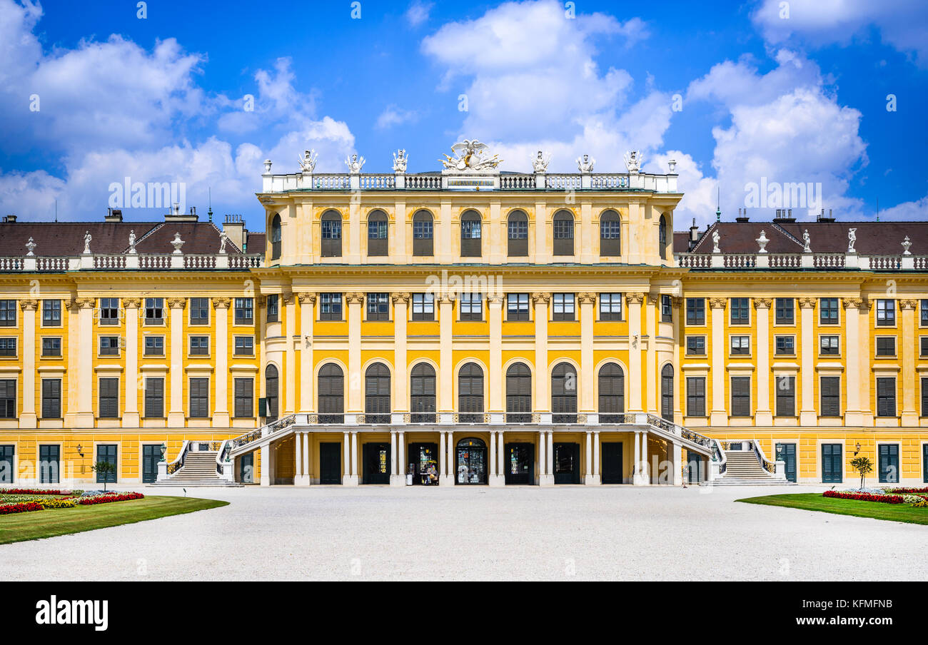 Austria. Palazzo di Schonbrunn a vienna. Si tratta di un ex imperial 1,441-camera rococo residenza estiva nella moderna wien Foto Stock