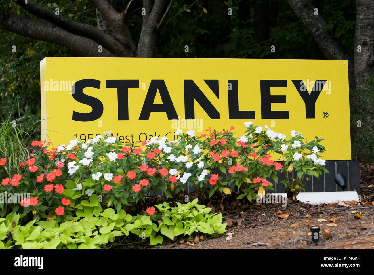 Un logo fuori da una struttura occupata da Stanley Hand Tools a Marietta, Georgia, il 7 ottobre 2017. Foto Stock