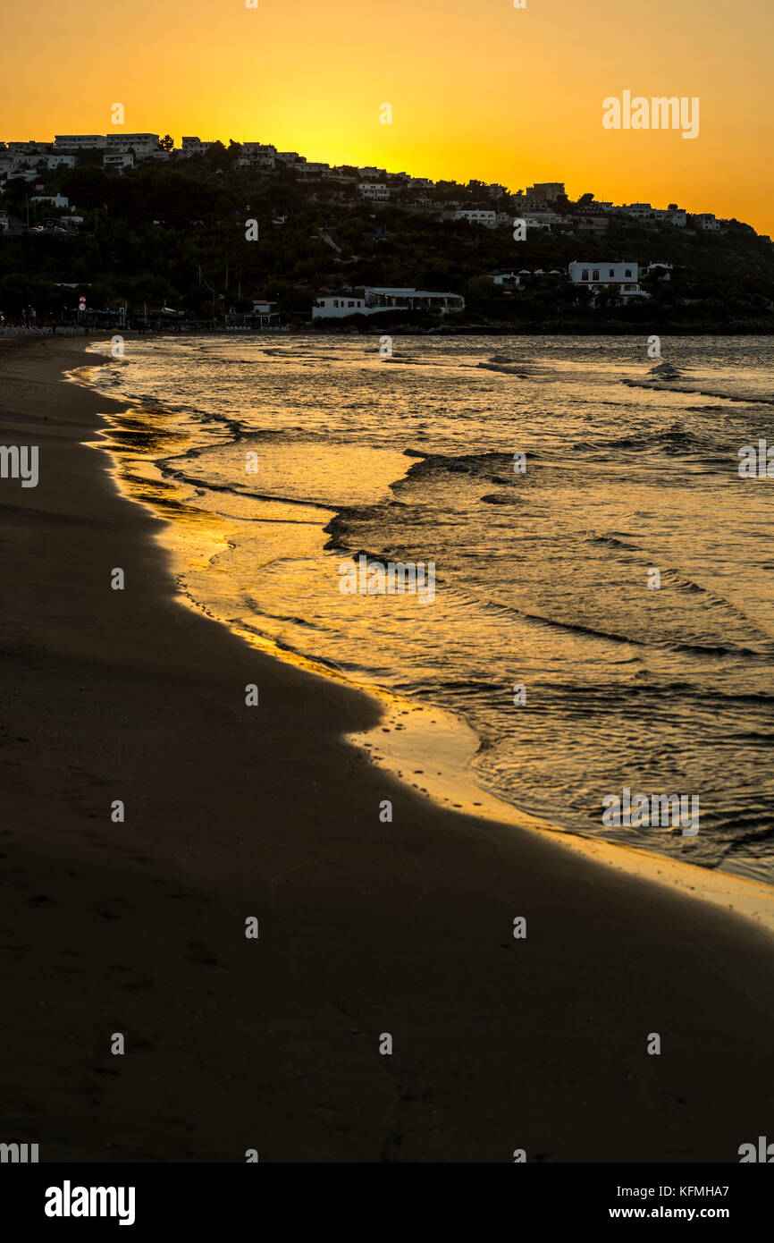 Peschici e il Parco Nazionale del Gargano. L'Italia. Foto Stock