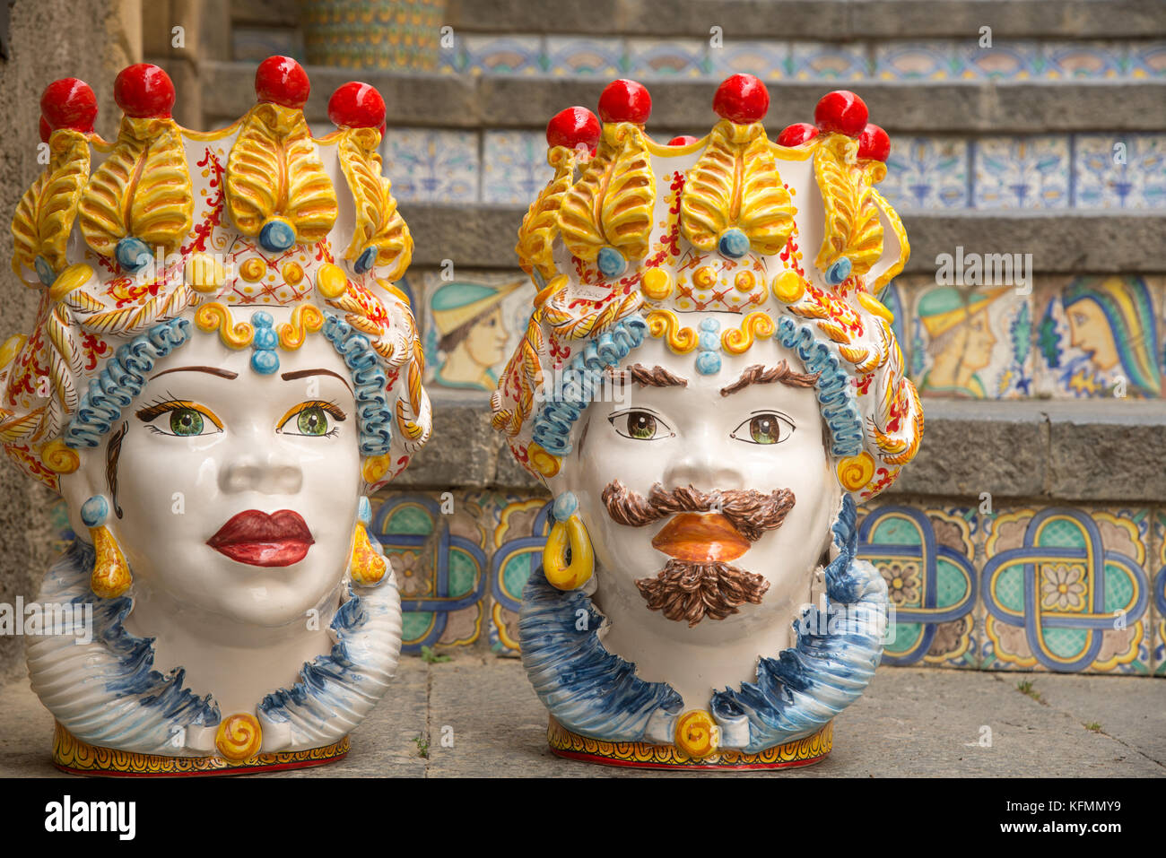 Caratteristica vaso in ceramica a Caltagirone, Sicilia, Italia Foto Stock