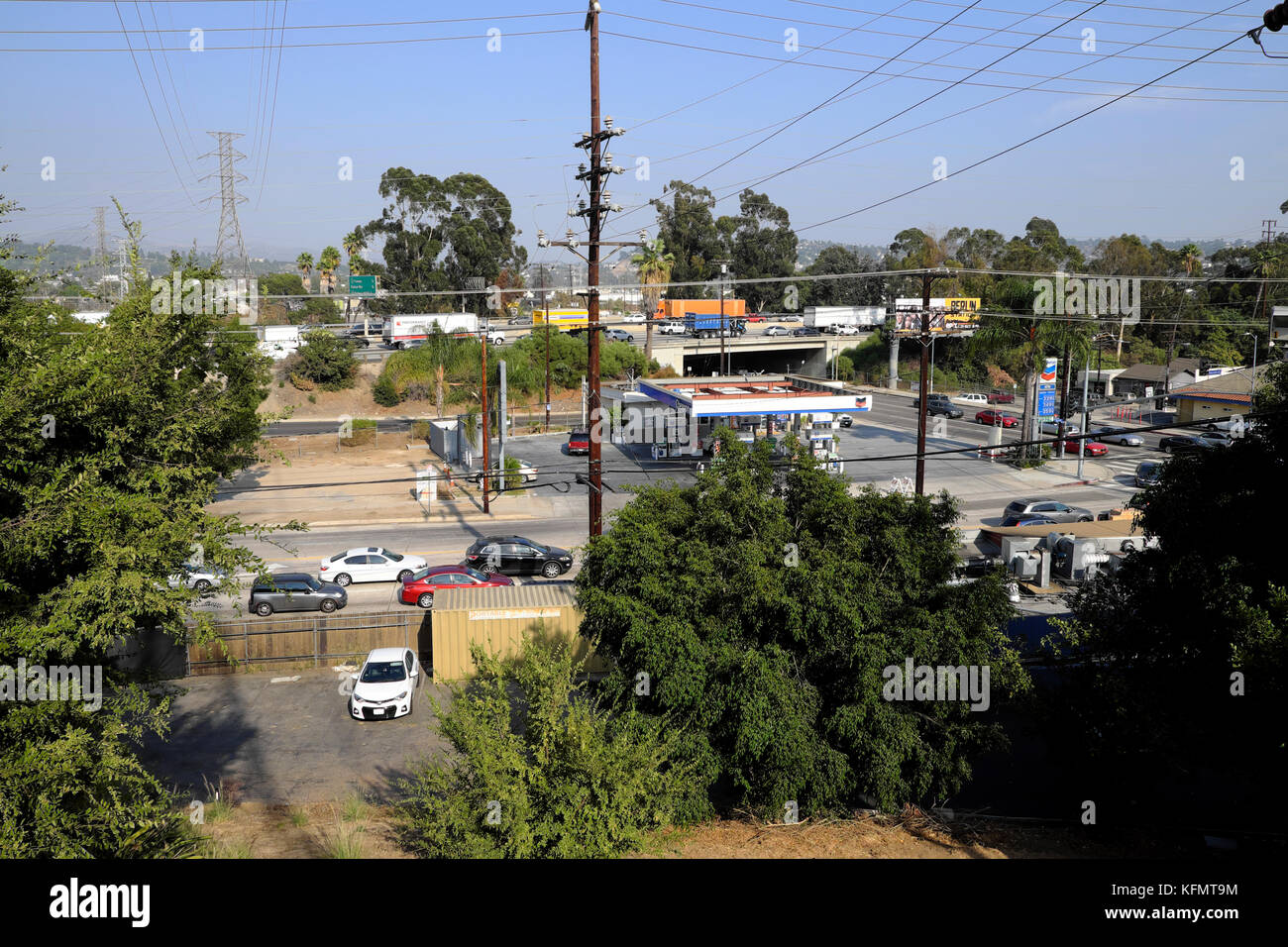 Paesaggio urbano da Frogtown dal di sopra Riverside Drive e Golden State Freeway vicino Fletcher Drive nel nord est di Los Angeles, California USA KATHY DEWITT Foto Stock