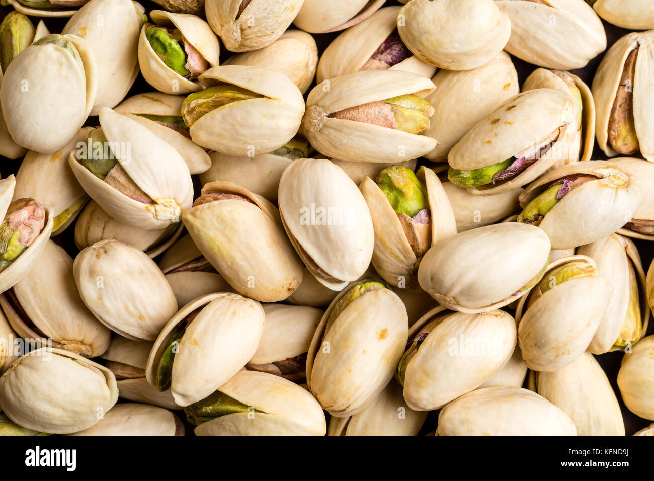 Sana e deliziosa salata arrosto Pistacchi Noci con guscio Foto Stock