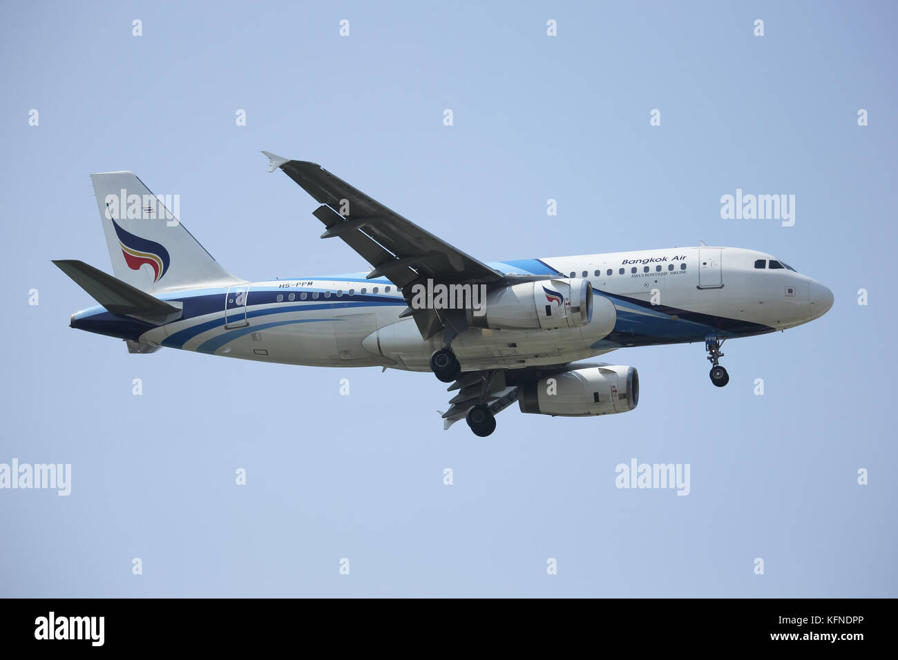 Licciana Nardi, Italia - 16 dicembre 2015: hs-ppm Airbus A319-100 di bangkokairway. lo sbarco di chiangmai dall'aeroporto di Samui. Foto Stock