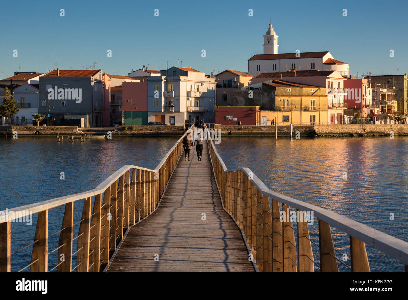 Lesina (puglia, italia) Lago di Lesina, il ponte tra il lago e il
