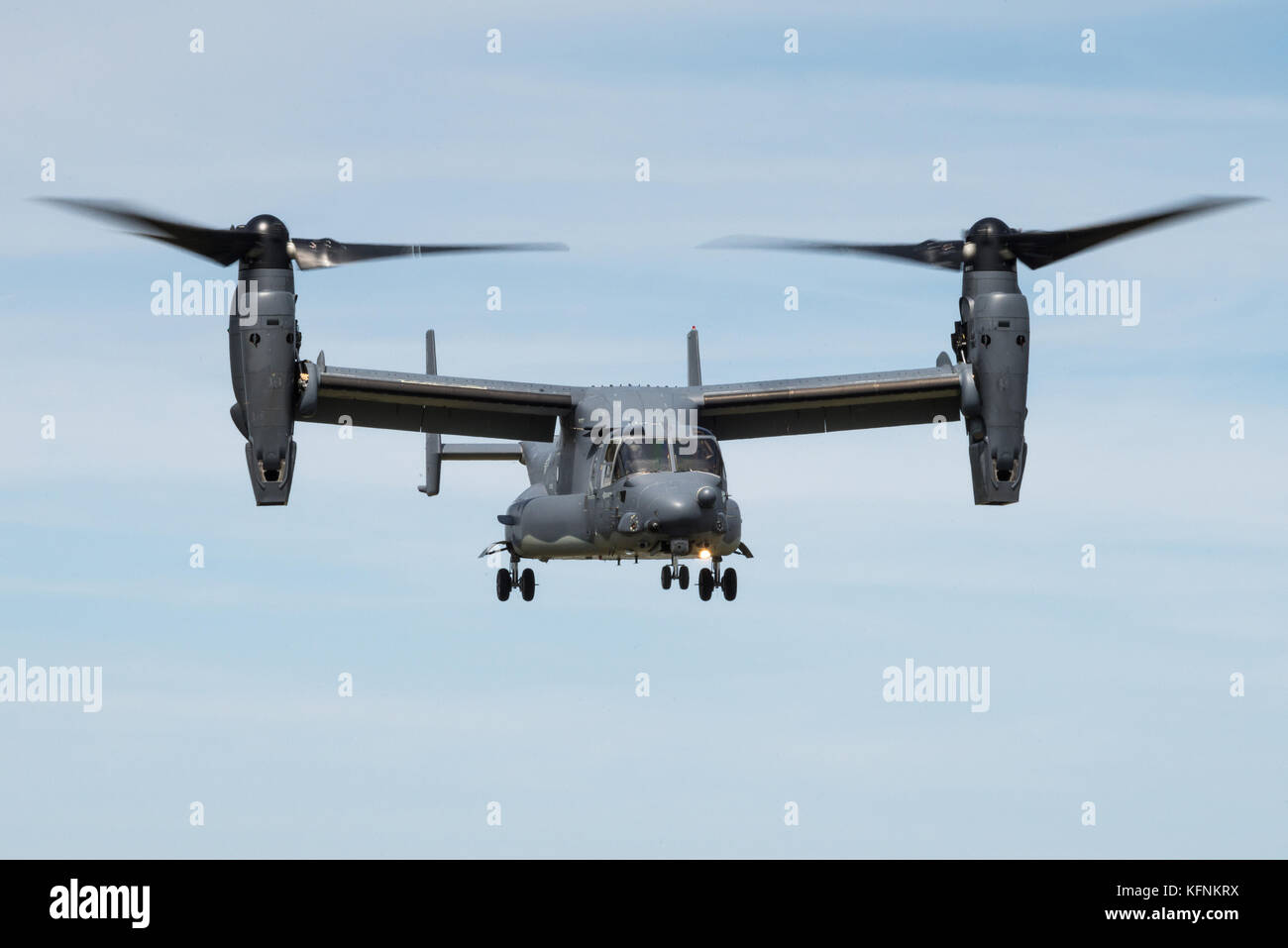 Un bell Boeing V-22 Osprey della United States Air Force è pronto a terra alla RAF Fairford airbase. Foto Stock