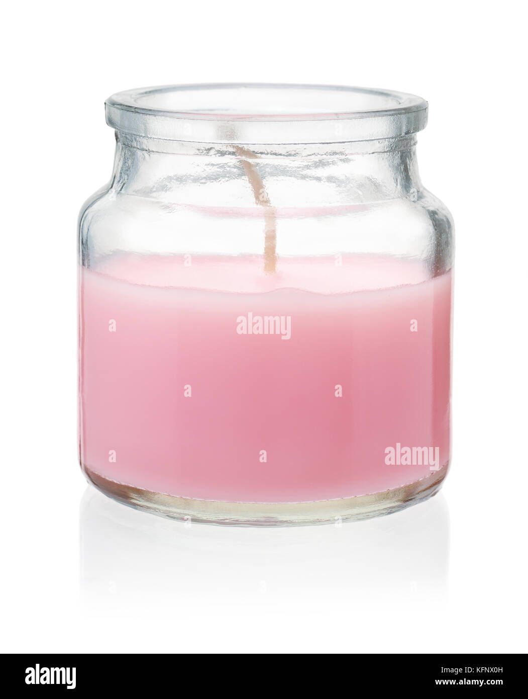 Rosa artigianali fatti in casa candela in un barattolo di vetro isolato su bianco Foto Stock
