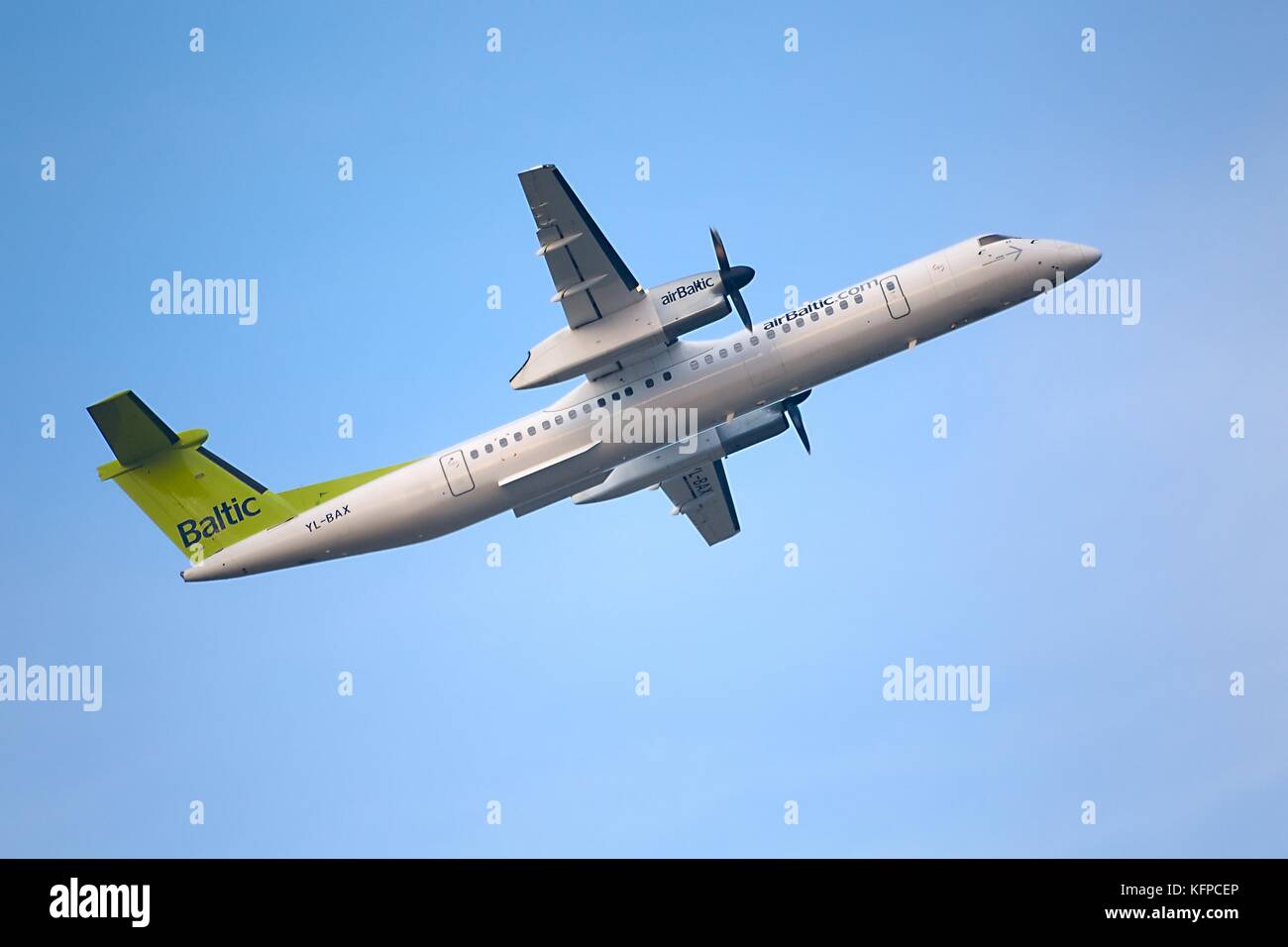 Piano tenendo spento Foto Stock