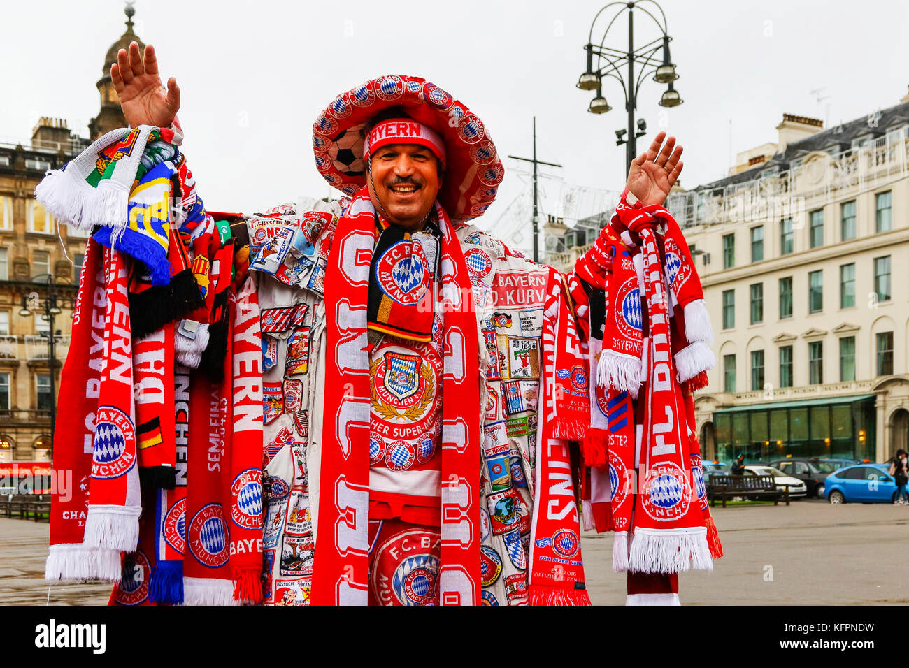 Glasgow, Scotland, Regno Unito. 31 ott 2017. MICHEAL ZEMAN da Colonia, Germania arrivarono a Glasgow per sostenere la sua squadra di calcio preferita Bayern Monaco di Baviera (Bayern Munchen) quando giocano Glasgow Celtic a Parkhead, Glasgow nella fase a gironi della UEFA Champions League: Credito Findlay/Alamy Live News Foto Stock