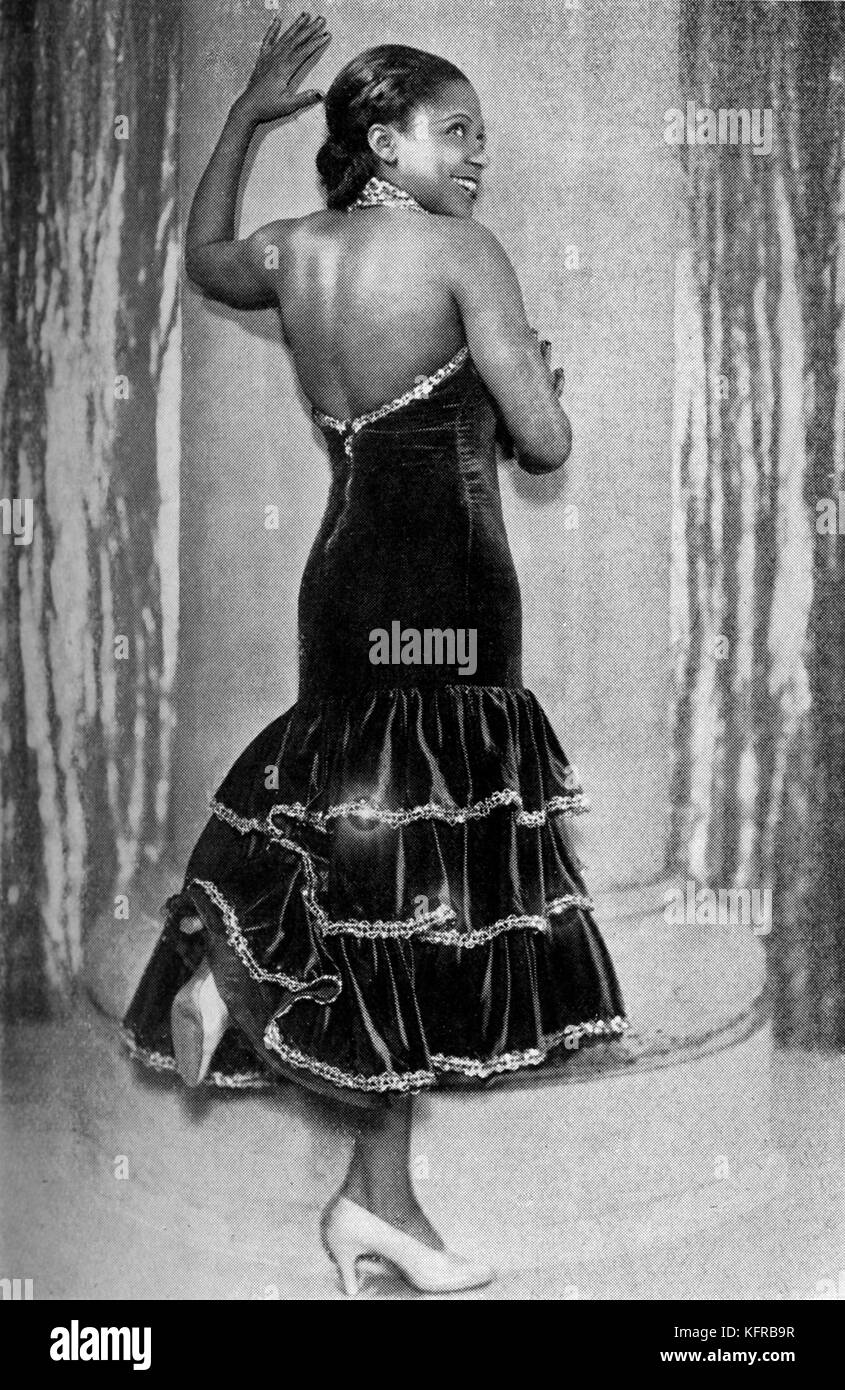 Valaida Snow (2 giugno 1904 - 30 Maggio 1956) , cantando George Gershwin's "Rapsodia in Blu", in Lew Leslie "Merli di 1935', at The London Coliseum, 1935. Foto Stock