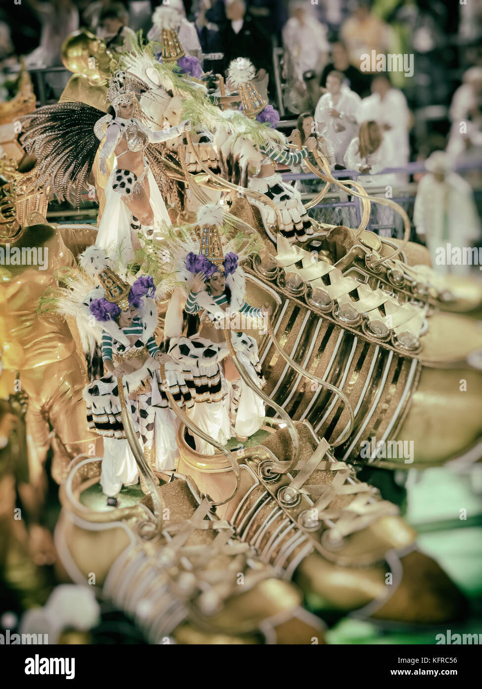 Mostrare con decorazioni sul carnevale di Rio de Janeiro, Brasile. Il Carnevale di Rio è il carnevale più grande nel mondo. Foto Stock