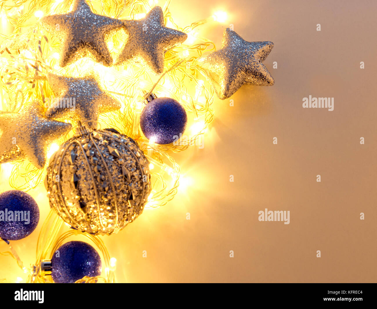 Blu e argento decorazioni di Natale e la festa di garland. Foto Stock