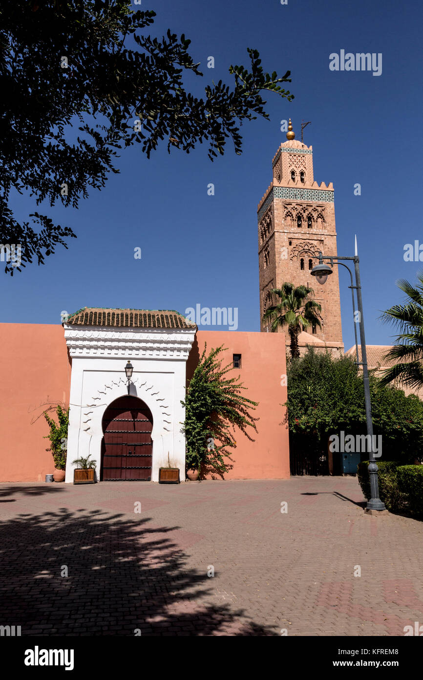 Marrakech, Marocco, 14 ottobre, 2017: la Moschea di Koutoubia nel centro di Marrakech, nella parte meridionale della medina di Marrakesh. Fu costruita nel XII sec. Foto Stock