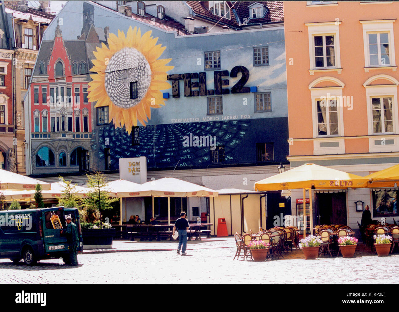 RIGA Lettonia pubblicità su tele facciate 2 2005 Foto Stock